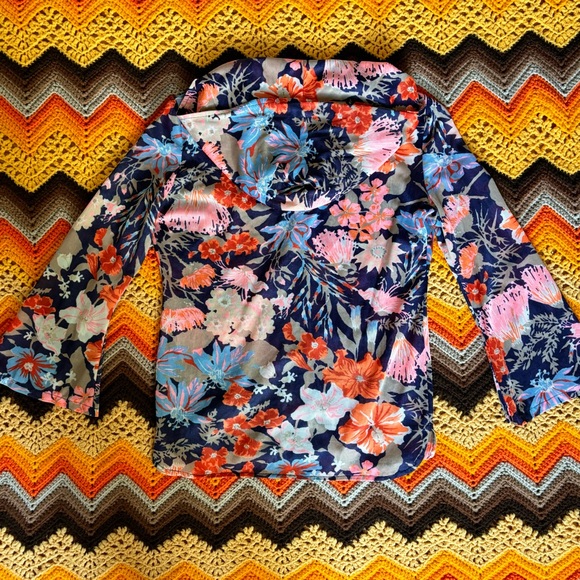 Vintage 60s hooded and flared sleeve button down blouse - Picture 8 of 9